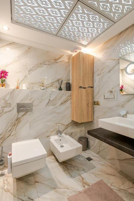 Ferienwohnung Royale Duplexe Pleine Centre Tanger Exterior foto