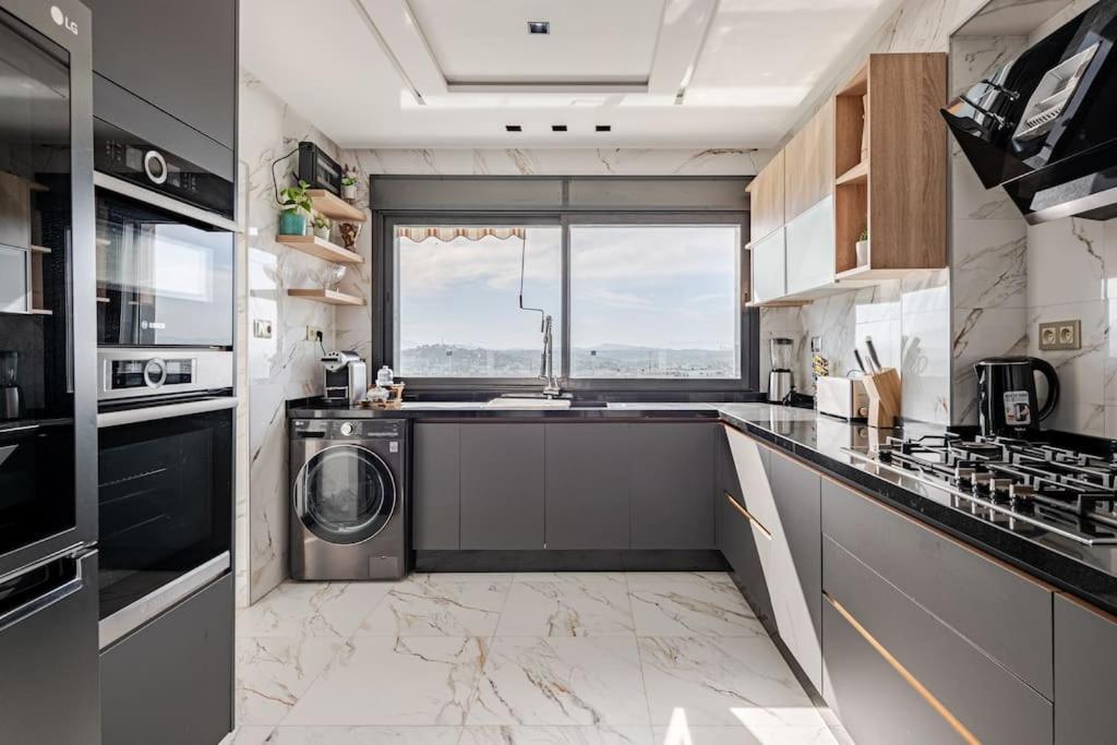 Ferienwohnung Royale Duplexe Pleine Centre Tanger Exterior foto
