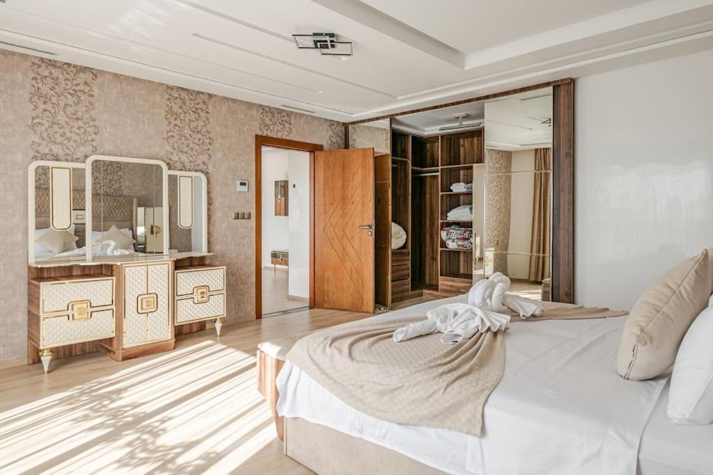Ferienwohnung Royale Duplexe Pleine Centre Tanger Exterior foto